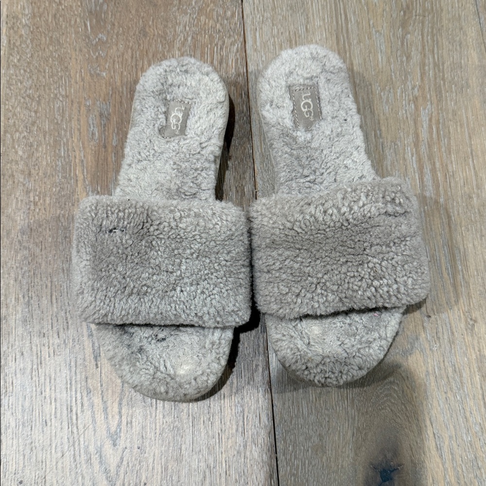 UGG Plush Taupe Slide Slippers size 6